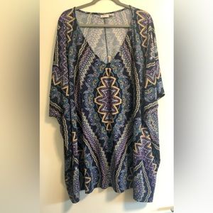Avenue 26/28 Poncho style top
